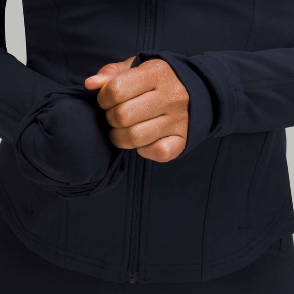 LuluLemon. Instill Jacket. Size 8,TRNV - Picture 3 of 5